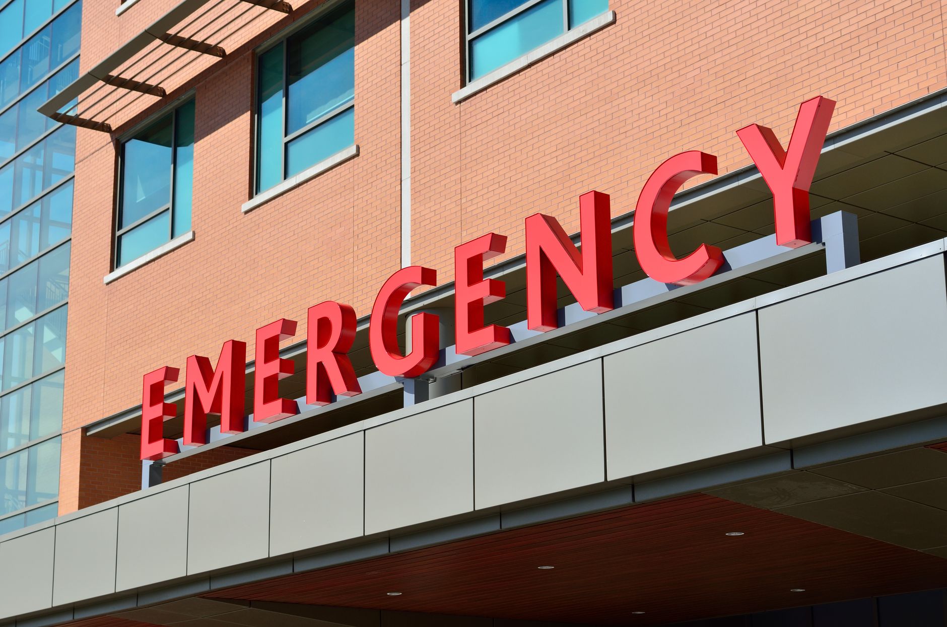 Asbestos Exposure at Aurora Medical Center – Green Bay, Wisconsin: What Workers and Tradesmen Need to Know